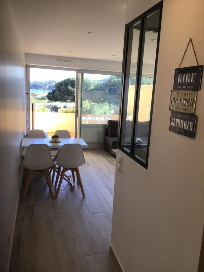 Appartement Pieds Dans L'Eau Vue Mer Bormes Les Mimosas Bormes-les-Mimosas Exterior foto