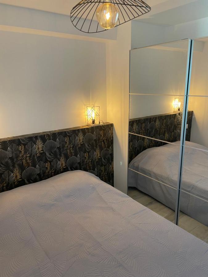 Appartement Pieds Dans L'Eau Vue Mer Bormes Les Mimosas Bormes-les-Mimosas Exterior foto